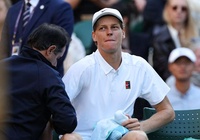Chấn thương mới nhất của số 1 thế giới Jannik Sinner sau trận đấu quần vợt Wimbledon 2025 may mắn có thể gây sốc