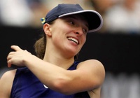 Kết quả tennis mới nhất 16/10: Swiatek thắng như chẻ tre, hóa ra còn kém xa Serena Williams