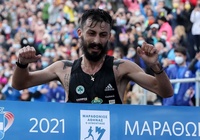 Chàng trai Hy Lạp lập kỷ lục mới tại giải marathon trên cung đường cổ đại