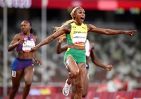 Đồng hương Usain Bolt thống trị 100m nữ, phá kỷ lục Olympic 33 năm