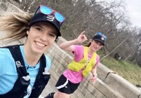 Chạy 106 marathon trong 106 ngày, hai cô gái tụt 5kg trọng lượng cơ thể