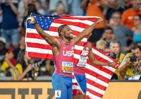 Noah Lyles giành cú đúp chạy ngắn, 3 lần vô địch giải điền kinh thế giới chạy 200m