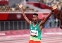 Chàng trai Ethiopia đánh bại nhà vô địch thế giới, đòi lại vị thế chạy 10000m Olympic