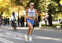 Người đầu tiên trên thế giới chạy 6 giải marathon lớn sub3 trong 42 ngày