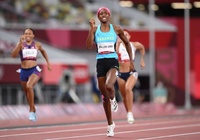 Cô gái Bahamas “giữ vàng” 400m Olympic, Allyson Felix đi vào lịch sử điền kinh