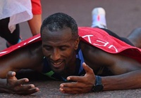 Chàng trai Ethiopia lần đầu đăng quang London Marathon