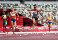 “Đả hậu” của Quách Thị Lan phá kỷ lục thế giới và Olympic 400m rào tại Tokyo