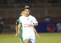 Văn Thanh cẩn trọng trước Lee Nguyễn trong ngày trở lại Pleiku