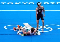 Chàng trai đạt chuẩn Olympic hai môn khác nhau, vượt mặt cả thầy giành “bạc” triathlon