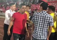 SLNA quyết không để lọt CĐV Hải Phòng tấn công trọng tài Hoàng Ngọc Hà vào sân Vinh