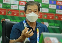 HLV Bae Jiwon: Hoàng Đức cần đi bệnh viện để kiểm tra chấn thương