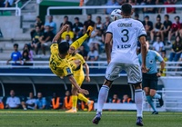 Chùm ảnh: Lần đầu đá chính tại Ligue 2, Quang Hải "ngả bàn đèn" suýt lập siêu phẩm