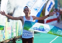 Hoàng Nguyên Thanh bảo vệ thành công chức vô địch Bepharco Bến Tre Marathon 2023