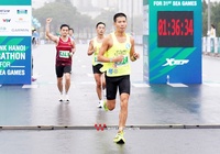 VĐV phong trào đua tốc độ với tuyển thủ SEA Games tại giải điền kinh TPHCM