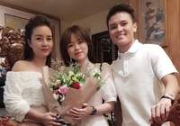 Quang Hải tình tứ bên Huỳnh Anh, ăn tối cùng mẹ nuôi