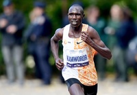 Sao marathon Kenya, đồng hương Eliud Kipchoge bị xe máy đâm khi chạy