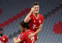 Lewandowski “cân” cả đội Barca của Messi tại Champions League