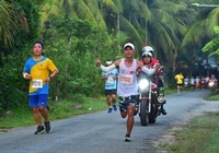 Nhà vô địch SEA Games 31 Hoàng Nguyên Thanh đăng quang Bến Tre Marathon 2022