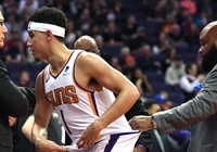 Cần tới bảo vệ để ngăn Devin Booker ẩu đả với Gorgui Dieng tại đường hầm