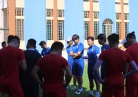 CLB TP HCM bất đắc dĩ trở thành “Bệnh viện Chợ Rẫy”