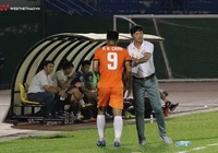 Đức Chinh "tắt điện" khiến thầy Huỳnh Đức thua đồng đội Minh Chiến