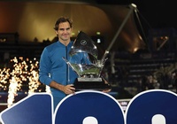 Phục hận Stefanos Tsitsipas trong cuộc chiến giữa 2 thế hệ, Roger Federer giành danh hiệu thứ 100 tại Dubai