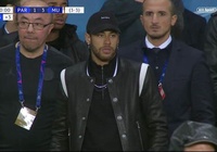 Gương mặt "hoảng loạn" của Neymar khi chứng kiến PSG gục ngã cay đắng trước MU