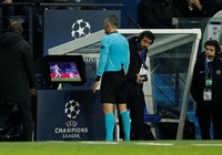 UEFA ra tuyên bố về quyết định sử dụng VAR gây tranh cãi của trọng tài trong trận PSG vs MU