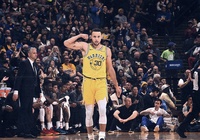 Trận thua Suns chính là màn trình diễn ném 3 thảm hại nhất sự nghiệp của bộ đôi Curry và Thompson