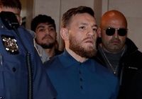 Conor McGregor lại viếng đồn cảnh sát vì giận quá mất khôn?