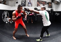 Francis Ngannou mở quỹ từ thiện dạy MMA ở châu Phi