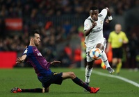 Ngôi sao trẻ Vinicius Junior tiết lộ lý do chọn Real Madrid dù Barca dùng "mưa tiền" chào đón