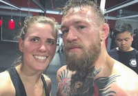Conor McGregor trông chẳng giống "một võ sĩ đã giải nghệ"!