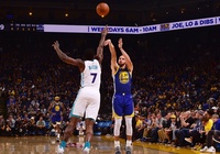 Bếp trưởng Stephen Curry "làm lẩu" cả Hornets bất chấp DeMarcus Cousins bị đuổi