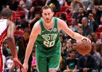 Trai đẹp Gordon Hayward có màn trình diễn đẳng cấp còn mượt hơn cả mái tóc của anh