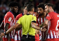 Diego Costa có thể bị treo giò 12 trận vì lăng mạ trọng tài