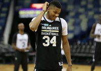 Vượt khó như Giannis Antetokounmpo, không có tiền đi xe thì ta chạy bộ đến sân và cái kết