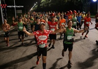 Chùm ảnh: Hàng ngàn runner sải chân "khai tiệc" Ecopark Marathon 2019