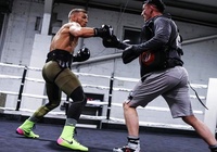"Tình tay ba" Conor McGregor, Floyd Mayweather và Amir Khan