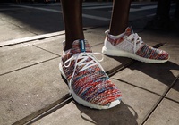 Missoni và Adidas kết hợp cho ra giày thể thao Ultraboosts đa sắc màu