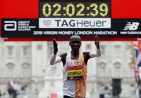 London Marathon 2019: Eliud Kipchoge lập kỷ lục mới, Brigid Kosgei lật đổ ngôi hậu