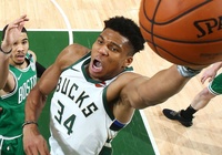 Vì sao Giannis Antetokounmpo cần thay đổi tốc độ để đập tan hàng phòng ngự của Boston Celtics?
