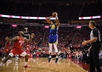 Vắng Durant, lão tướng Andre Iguodala bật chế độ 2013 giúp Warriors làm nên kỳ tích