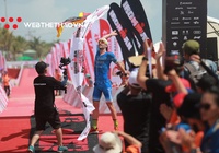 Khoảnh khắc ăn mừng cực chất của tân vương IRONMAN 70.3 vô địch châu Á Thái Bình Dương Vietnam 2019