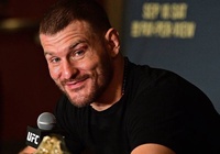 Stipe Miocic: Tôi không lắng nghe những gì gã ngốc Daniel Cormier nói