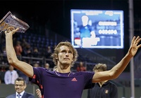 Alexander Zverev lấy Cúp trước lúc tới Roland Garros