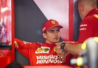 Charles Leclerc tức điên vì bị đội nhà... "hố", khiến tay đua Ferrari đang dẫn đầu phải bỏ cuộc tức tưởi