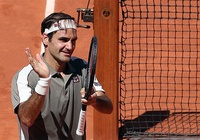Roger Federer vẫn đang cưỡi ngựa xem hoa ở Roland Garros