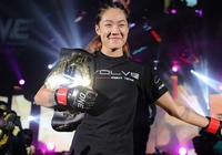 Angela Lee vs Michelle Nicolini - Trận đại chiến khóa siết