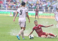 TP.HCM và Đà Nẵng tạo cơn mưa bàn thắng ở trận "thủy chiến" trên đất Vũng Tàu